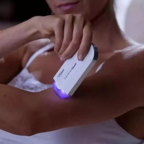 🔥 ¡SOLO POR HOY! LLEVA TU ULTRASMOOTH Y OBTÉN UNA DEPILADORA PARA CEJAS DE REGALO.